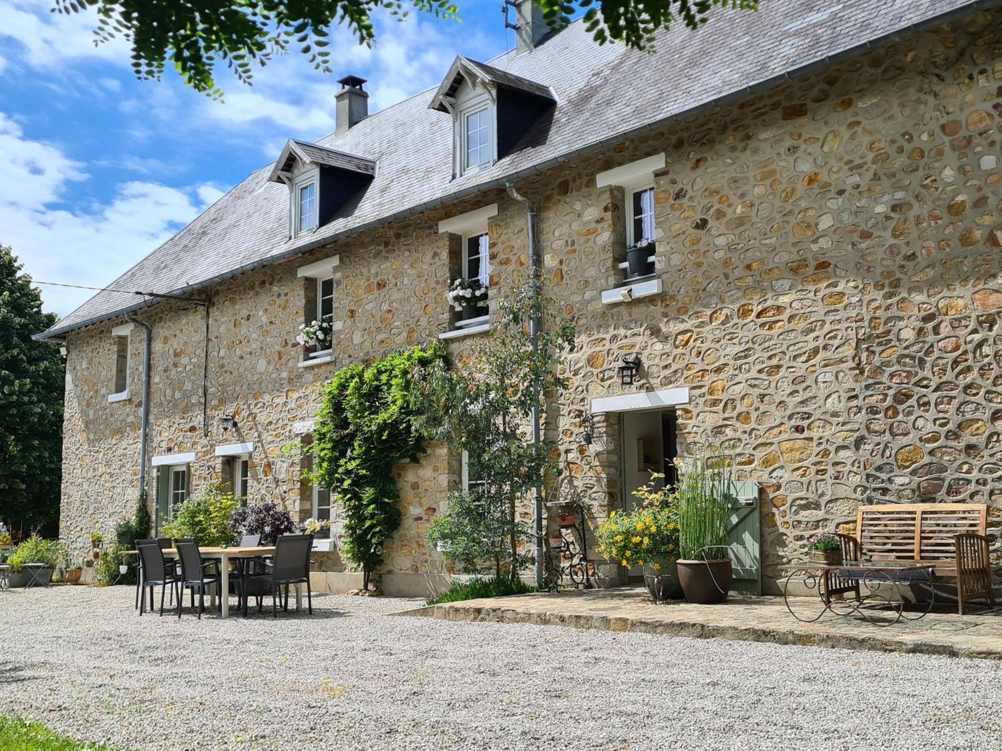 La Maison Des Tilleuls Saint-Germain-Sur-Seves Екстериор снимка