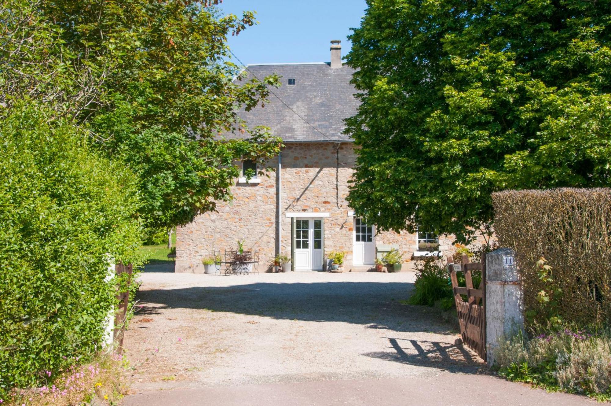 La Maison Des Tilleuls Saint-Germain-Sur-Seves Екстериор снимка